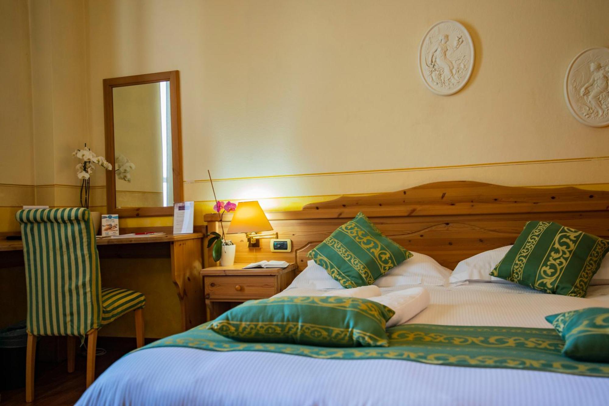 Hotel Villa Imperina Аґордо Номер фото